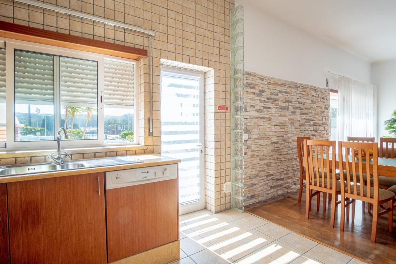 8 Rodrigues Family House - Villa With Patio 纳扎雷 外观 照片
