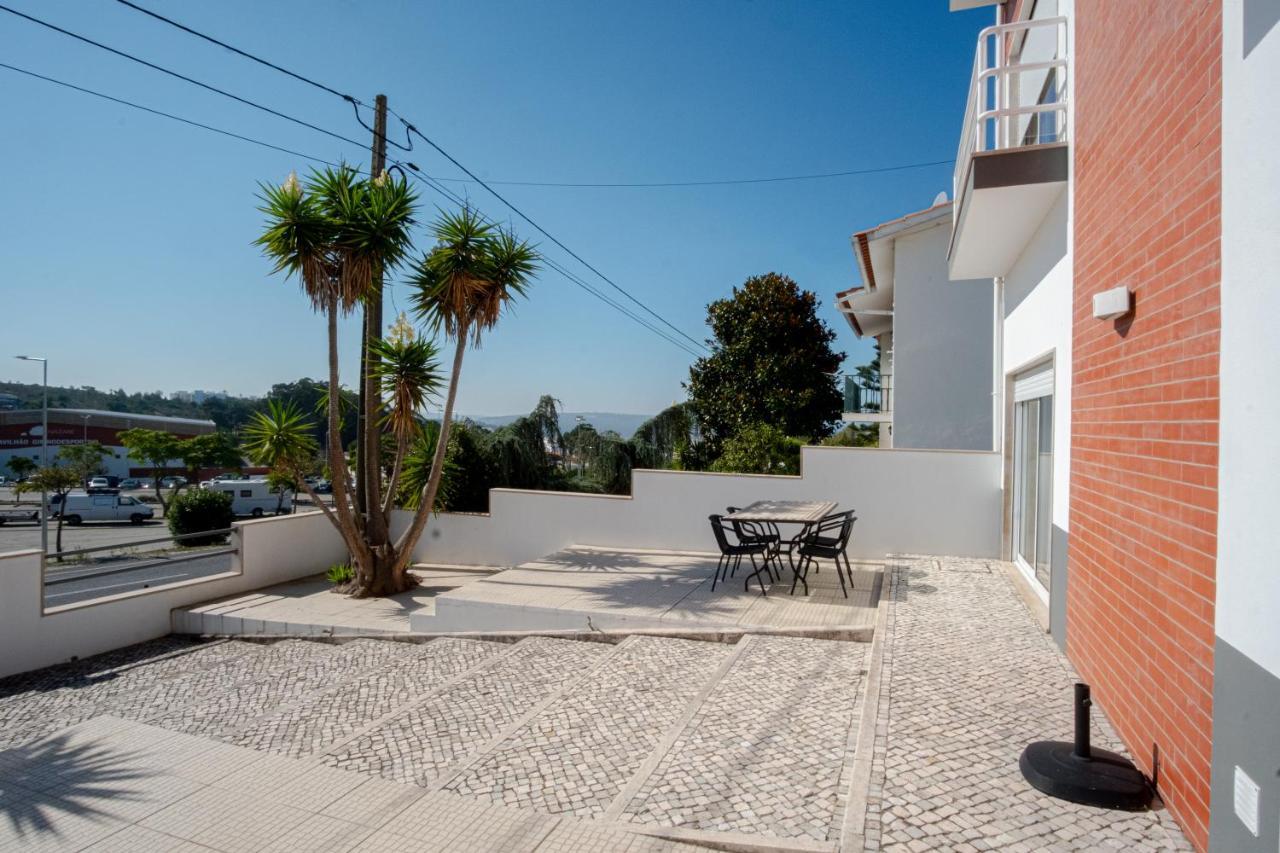 8 Rodrigues Family House - Villa With Patio 纳扎雷 外观 照片