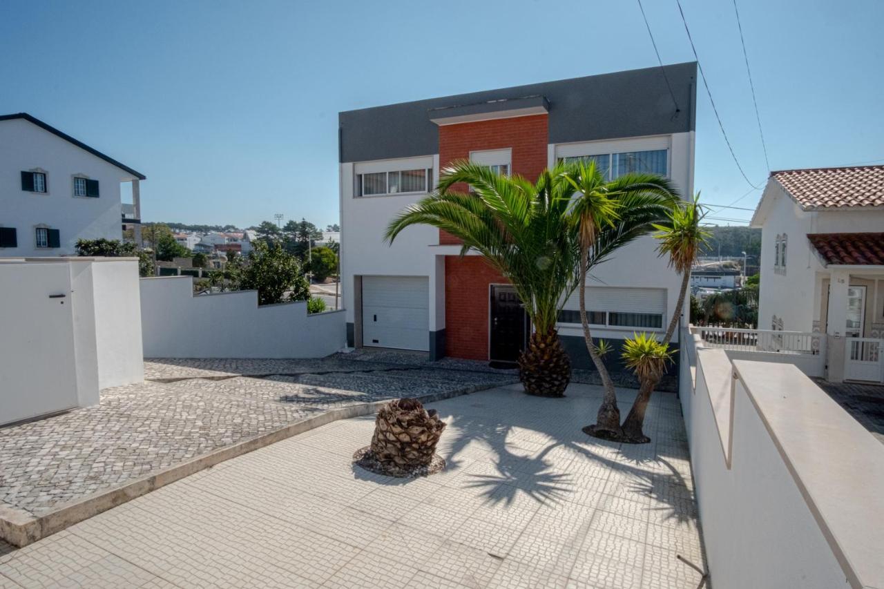 8 Rodrigues Family House - Villa With Patio 纳扎雷 外观 照片