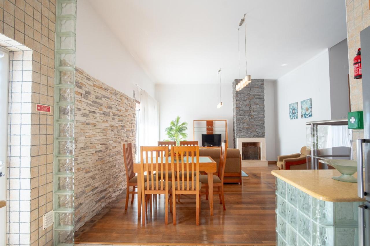 8 Rodrigues Family House - Villa With Patio 纳扎雷 外观 照片